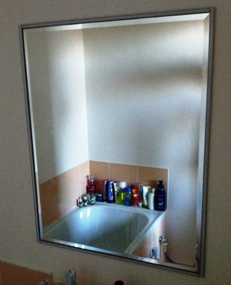 Nasvětlení zrcadla panelový byt